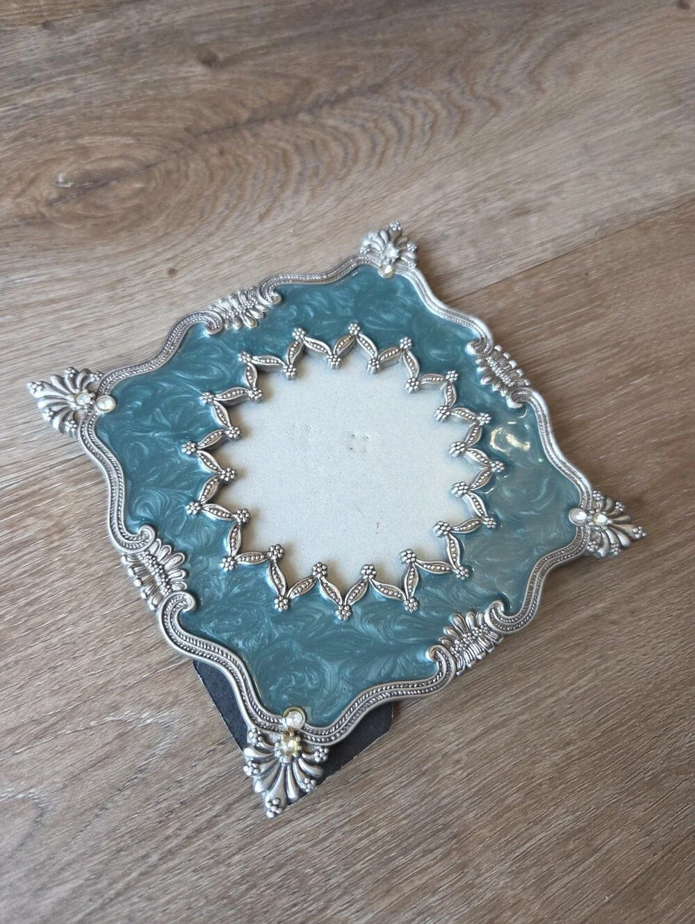 N/A vintage ornate
